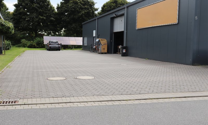 Moderne Gewerbehalle in Büdelsdorf bei Rendsburg zu vermieten! OTTO STÖBEN!