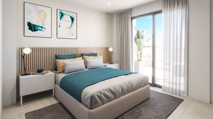 Obergeschoss-Wohnungen mit 3 Schlafzimmern, 2 Bädern, Dachterrasse und Gemeinschaftspool