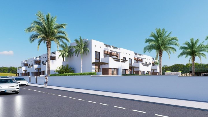 Obergeschoss-Wohnungen mit 2 Schlafzimmern, 2 Bädern, Dachterrasse, Tiefgaragenstellplatz und Gemeinschaftspool nur 200 m vom Strand
