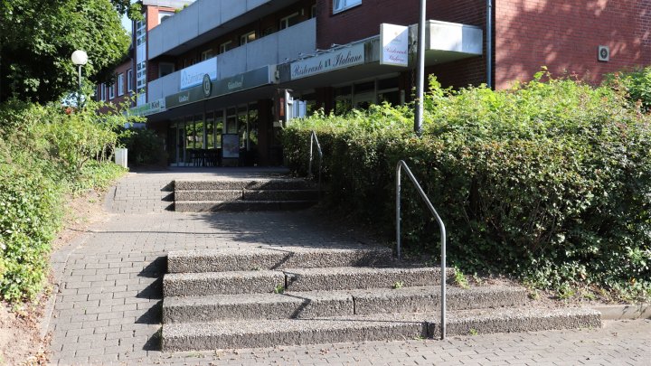 Ausgezeichnete Gelegenheit in Molfsee bei Kiel! Ladenzeile in Teileigentum zu erwerben! OTTO STÖBEN!