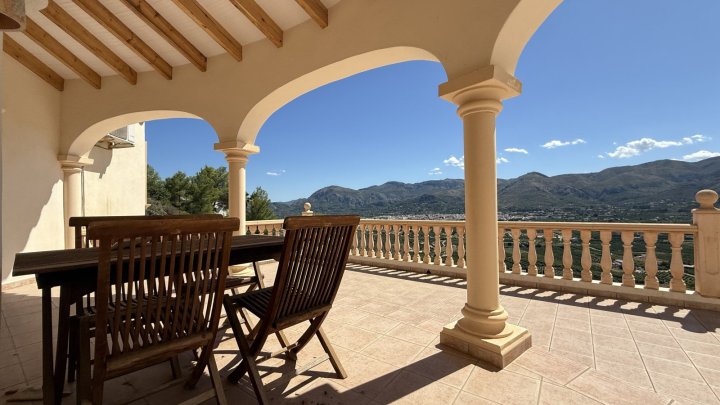 Villa mit 2 Schlafzimmern, 2 Bädern und Pool in ruhiger und naturnaher Lage am Monte Mostalla