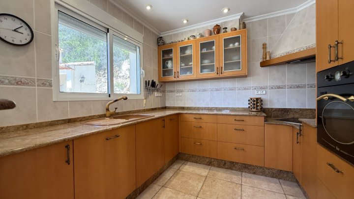 Villa mit 2 Schlafzimmern, 2 Bädern und Pool in ruhiger und naturnaher Lage am Monte Mostalla