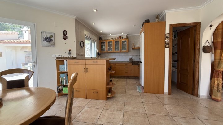 Villa mit 2 Schlafzimmern, 2 Bädern und Pool in ruhiger und naturnaher Lage am Monte Mostalla