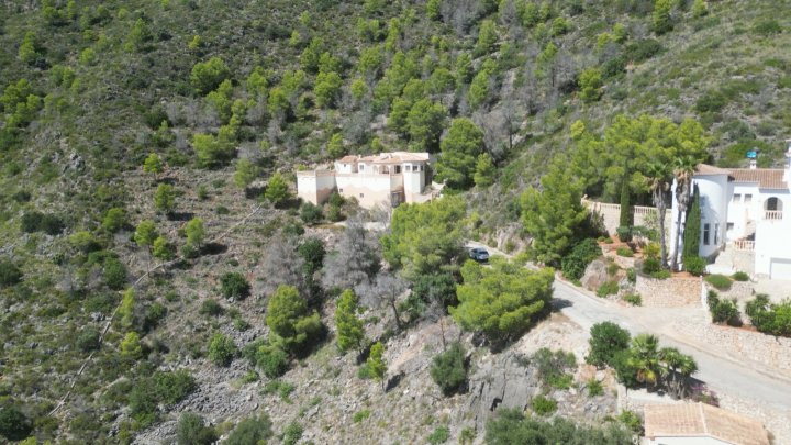 Villa mit 2 Schlafzimmern, 2 Bädern und Pool in ruhiger und naturnaher Lage am Monte Mostalla