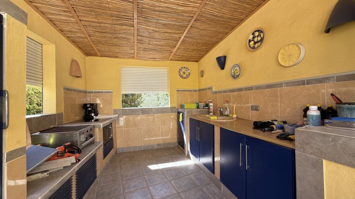 Große Villa auf Eckgrundstück mit Pool und Doppelgarage in Top-Lage in Benissa Montemar