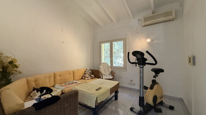 Große Villa auf Eckgrundstück mit Pool und Doppelgarage in Top-Lage in Benissa Montemar