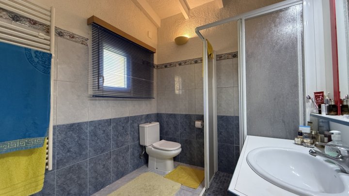 Große Villa auf Eckgrundstück mit Pool und Doppelgarage in Top-Lage in Benissa Montemar