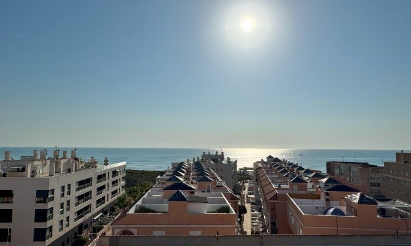 Appartement mit 1 Schlafzimmer, 1 Bad, Tiefgaragenstellplatz, Gemeinschaftspool und tollem Meerblick