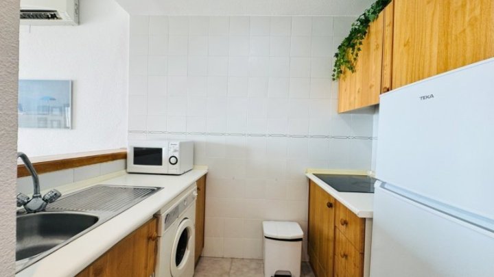 Appartement mit 1 Schlafzimmer, 1 Bad, Tiefgaragenstellplatz, Gemeinschaftspool und tollem Meerblick