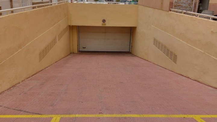 Appartement mit 1 Schlafzimmer, 1 Bad, Tiefgaragenstellplatz, Gemeinschaftspool und tollem Meerblick