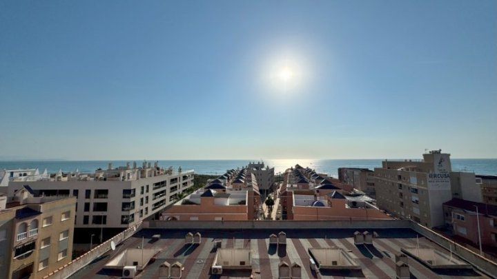 Appartement mit 1 Schlafzimmer, 1 Bad, Tiefgaragenstellplatz, Gemeinschaftspool und tollem Meerblick