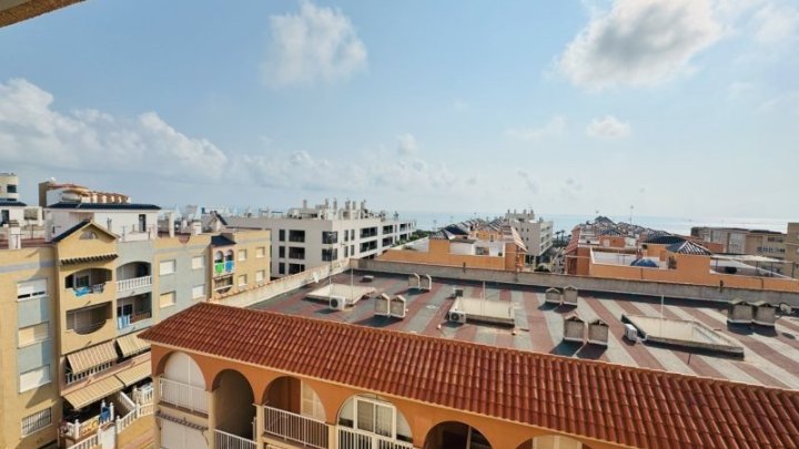 Appartement mit 1 Schlafzimmer, 1 Bad, Tiefgaragenstellplatz, Gemeinschaftspool und tollem Meerblick