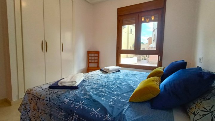 Villa mit 3 Schlafzimmern, 2 Bädern, Dachterrasse und Gemeinschaftspool im La Finca Golf Resort 