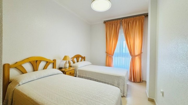 Appartement mit 4 Schlafzimmern und 2 Bädern in 1. Strandlinie