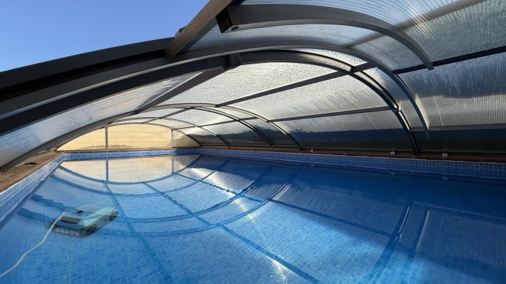 Exklusive Villa im mediterranen Stil, die Luxus, Energieeffizienz und hochwertige Materialien vereint