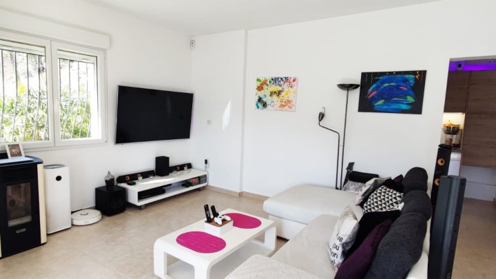 Freistehendes Haus mit 3 Schlafzimmern, 2 Bädern und fantastischem Ausblick, in 2023 renoviert