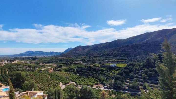 Freistehendes Haus mit 3 Schlafzimmern, 2 Bädern und fantastischem Ausblick, in 2023 renoviert
