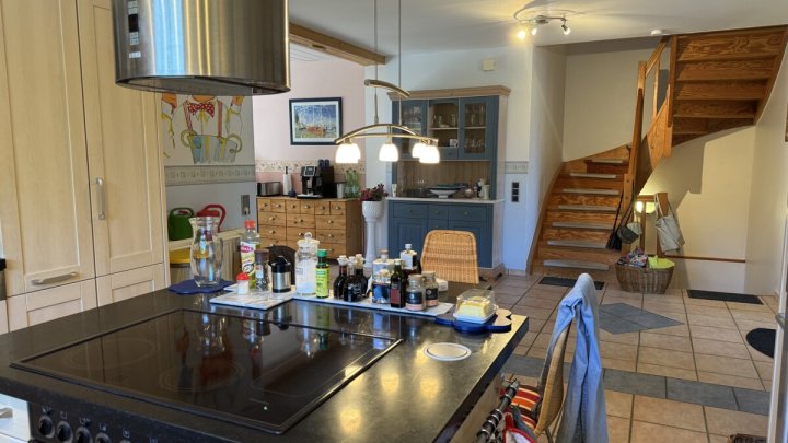 Großzügige Immobilie mit 294,3 m² Wohnfläche & traumhaftem Grundstück – ideal für 4 Parteien