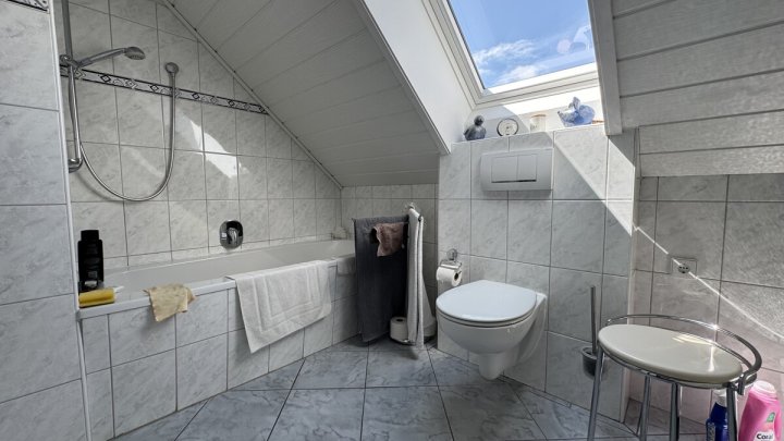 Direkte Wasserlage! Gepflegtes Einfamilienhaus am Fluss in Glückstadt - OTTO STÖBEN GmbH