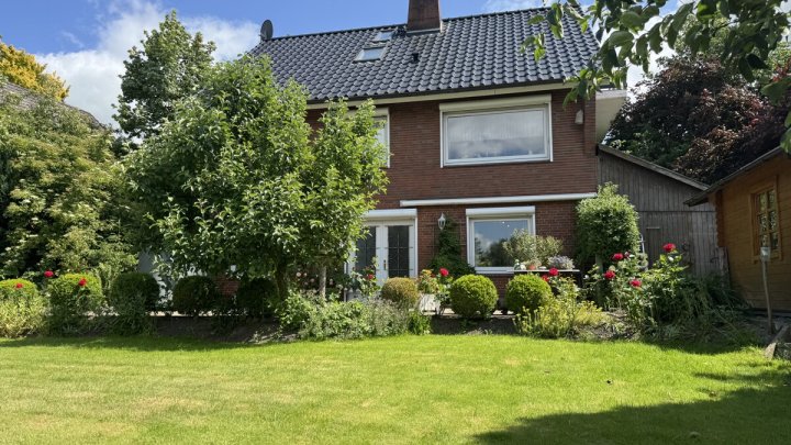 Direkte Wasserlage! Gepflegtes Einfamilienhaus am Fluss in Glückstadt - OTTO STÖBEN GmbH