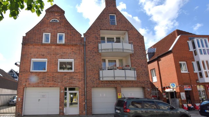 Maritimes Wohnglück in TRAVEMÜNDE 3 Zi ETW inkl. Einrichtung aus 2024 + Balkon - OTTO STÖBEN GmbH