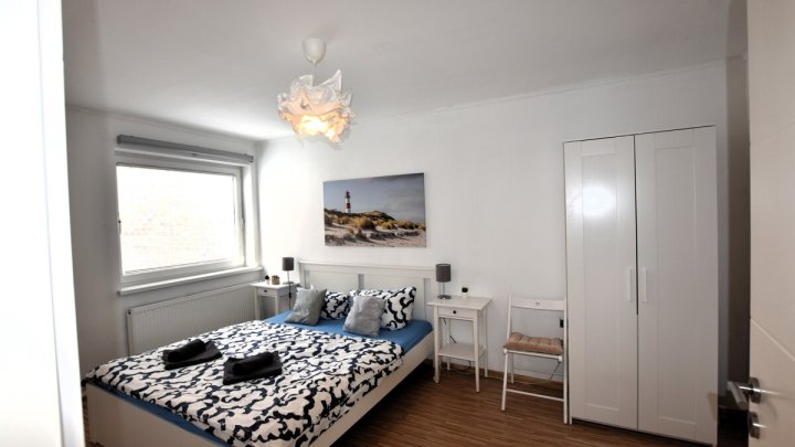 Maritimes Wohnglück in TRAVEMÜNDE 3 Zi ETW inkl. Einrichtung aus 2024 + Balkon - OTTO STÖBEN GmbH