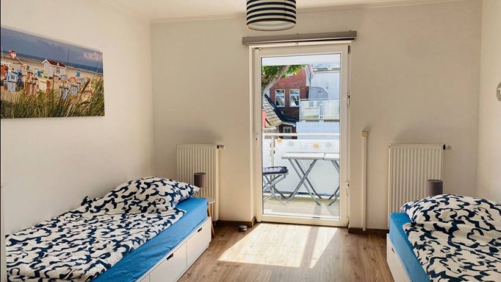 Maritimes Wohnglück in TRAVEMÜNDE 3 Zi ETW inkl. Einrichtung aus 2024 + Balkon - OTTO STÖBEN GmbH