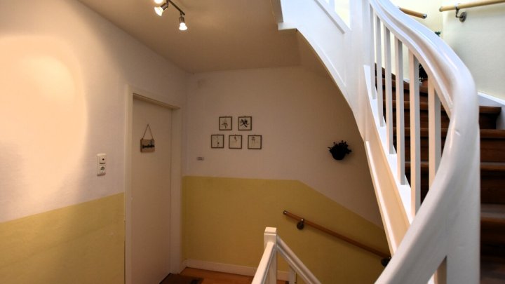 Maritimes Wohnglück in TRAVEMÜNDE 3 Zi ETW inkl. Einrichtung aus 2024 + Balkon - OTTO STÖBEN GmbH