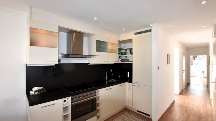 Maritimes Wohnglück in TRAVEMÜNDE 3 Zi ETW inkl. Einrichtung aus 2024 + Balkon - OTTO STÖBEN GmbH