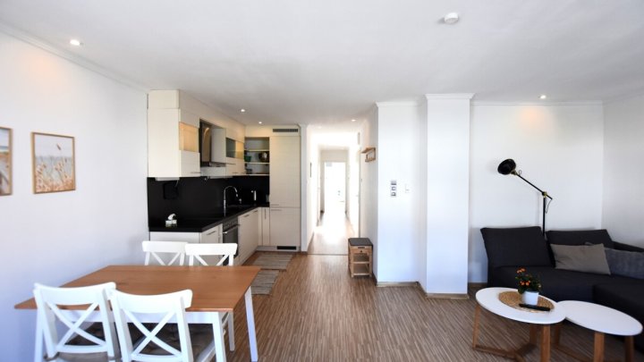 Maritimes Wohnglück in TRAVEMÜNDE 3 Zi ETW inkl. Einrichtung aus 2024 + Balkon - OTTO STÖBEN GmbH