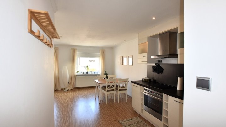 Maritimes Wohnglück in TRAVEMÜNDE 3 Zi ETW inkl. Einrichtung aus 2024 + Balkon - OTTO STÖBEN GmbH