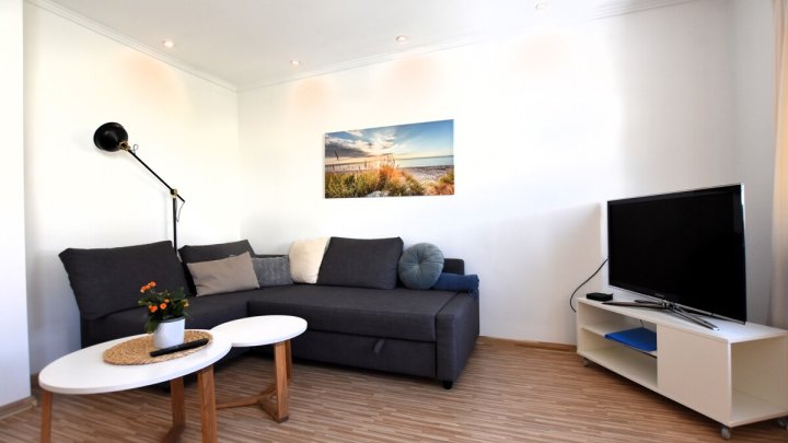 Maritimes Wohnglück in TRAVEMÜNDE 3 Zi ETW inkl. Einrichtung aus 2024 + Balkon - OTTO STÖBEN GmbH