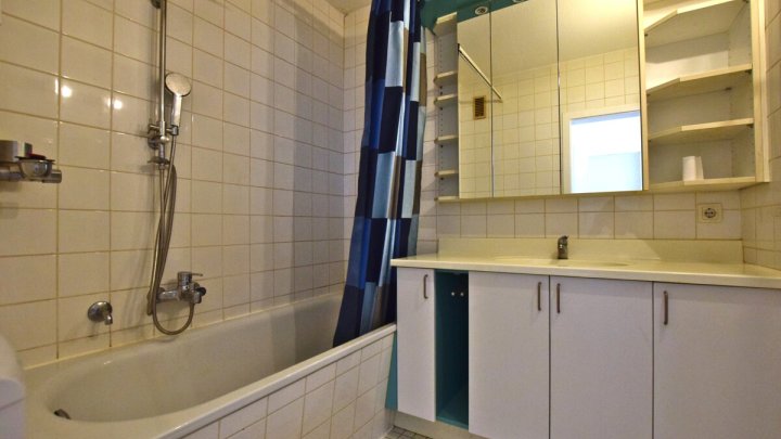 Ostseebad Eckernförde: Bezugsfreie 3-Zimmer-Wohnung mit sonniger Loggia und PKW-Stellplatz