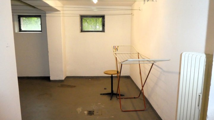 Ostseebad Eckernförde: Bezugsfreie 3-Zimmer-Wohnung mit sonniger Loggia und PKW-Stellplatz