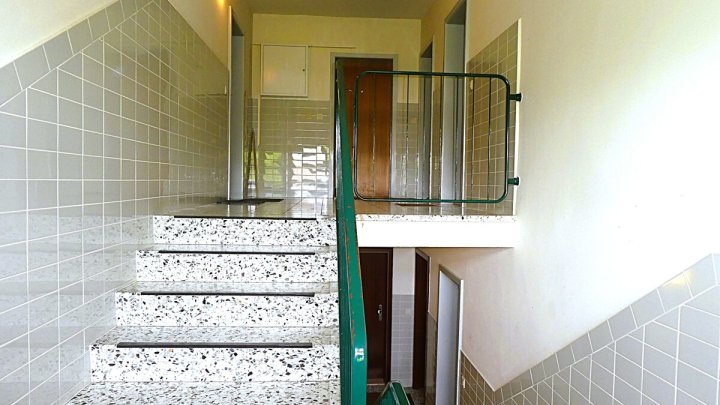 Ostseebad Eckernförde: Bezugsfreie 3-Zimmer-Wohnung mit sonniger Loggia und PKW-Stellplatz