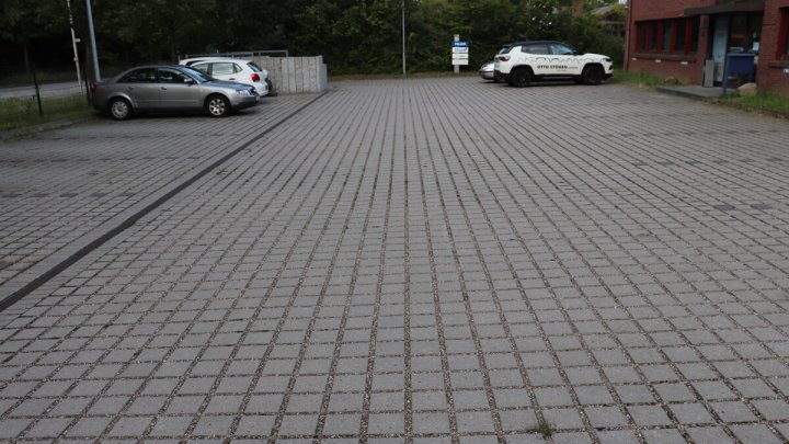Erdgeschoss Bürofläche mit vielen Stellplätzen in Wellsee Kiel zu vermieten! OTTO STÖBEN!