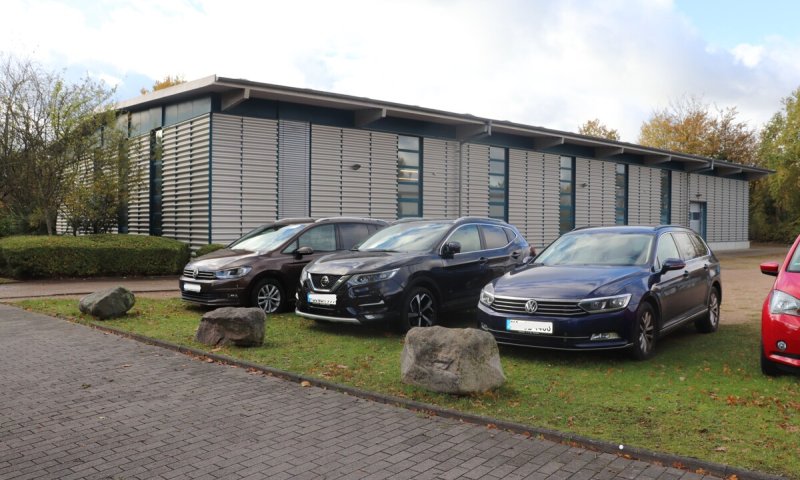 Kiel Wellsee: Produktions- und Lagerflächen mit Freifläche zu vermieten! OTTO STÖBEN!