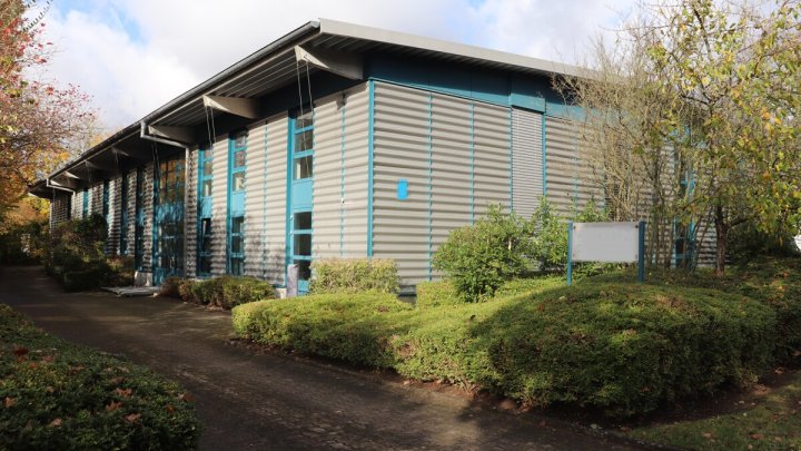 Kiel Wellsee: Produktions- und Lagerflächen mit Freifläche zu vermieten! OTTO STÖBEN!