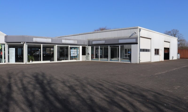 Autohaus und Werkstatt mit großer Freifläche zu vermieten! OTTO STÖBEN!