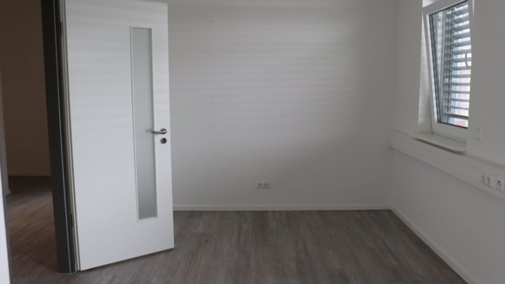 Kiel Wellsee: Moderne Bürofläche mit Stellplatzmöglichkeiten! OTTO STÖBEN!