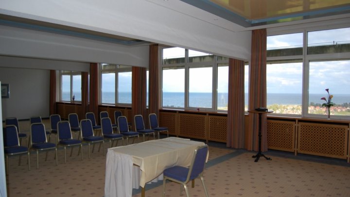 Rooftop Restaurant mit Ostseeblick! OTTO STÖBEN!