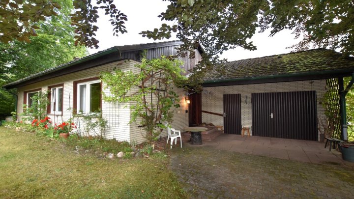 Naturnahes Wohnen, EFH, Bungalow + Garten + Waldgrundstück in Mölln Waldstadt - OTTO STÖBEN GmbH