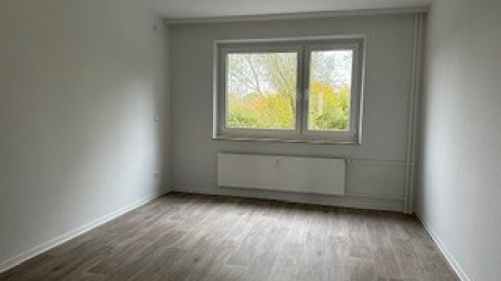 frisch sanierte 3,5-Zi-Wohnung in der Helsinkistr. 96 in Kiel zu vermieten! Otto Stöben GmbH