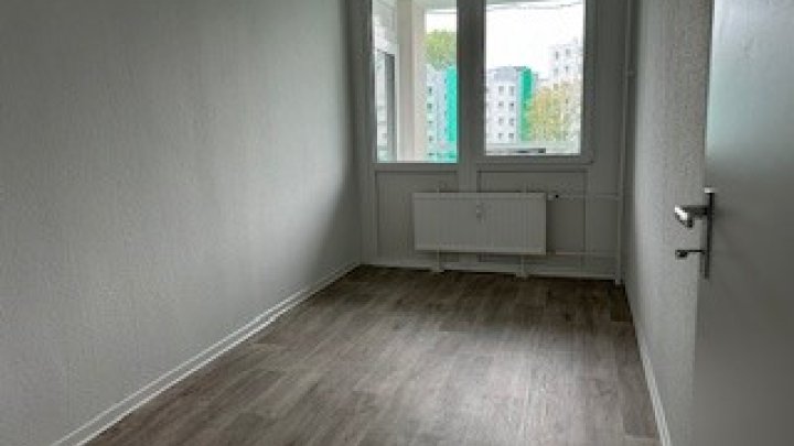frisch sanierte 3,5-Zi-Wohnung in der Helsinkistr. 96 in Kiel zu vermieten! Otto Stöben GmbH