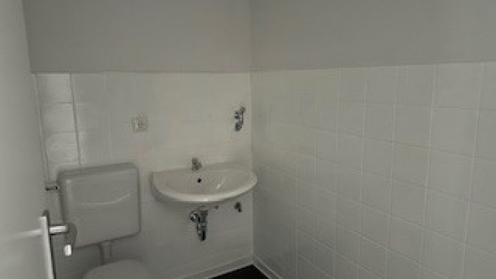 frisch sanierte 3,5-Zi-Wohnung in der Helsinkistr. 96 in Kiel zu vermieten! Otto Stöben GmbH