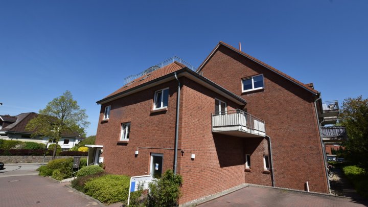 INVESTOREN HIGHLIGHT Wohn- u Geschäftshaus 7 WE + Gewerbe + Parkplatz in Eutin -OTTO STÖBEN GmbH