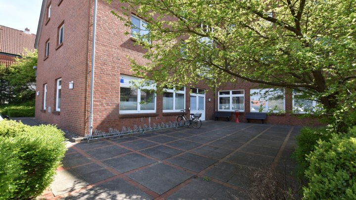 INVESTOREN HIGHLIGHT Wohn- u Geschäftshaus 7 WE + Gewerbe + Parkplatz in Eutin -OTTO STÖBEN GmbH