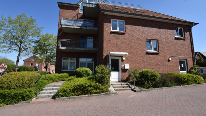 INVESTOREN HIGHLIGHT Wohn- u Geschäftshaus 7 WE + Gewerbe + Parkplatz in Eutin -OTTO STÖBEN GmbH