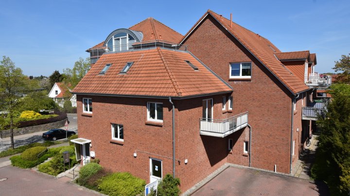 INVESTOREN HIGHLIGHT Wohn- u Geschäftshaus 7 WE + Gewerbe + Parkplatz in Eutin -OTTO STÖBEN GmbH