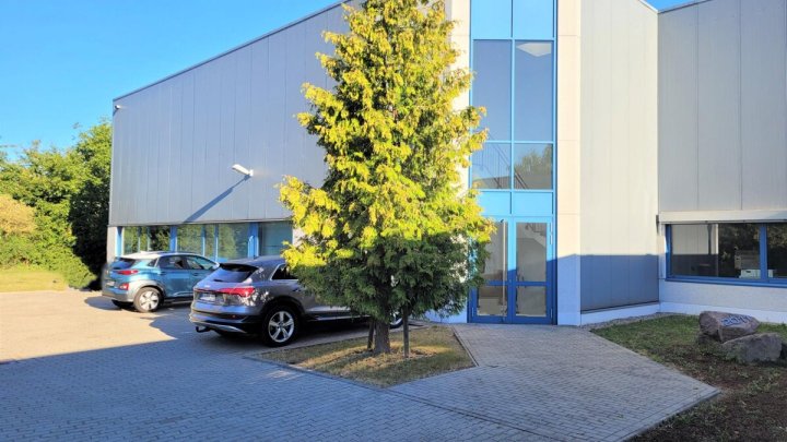 Moderne und funktional geplante Gewerbehalle in Schönkirchen zu erwerben! OTTO STÖBEN!